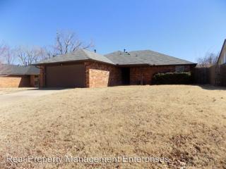 1724 Greenway Ave, Yukon OK  73099-5633 exterior