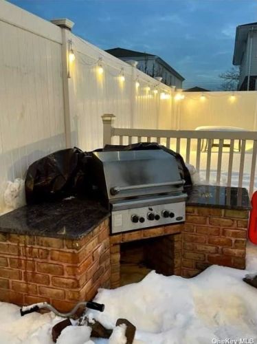 161-12 99th St, Jamaica NY  11414-2811 exterior