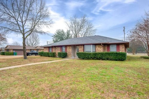 2008 Peacock Ln, Greenville, TX 75402-3228