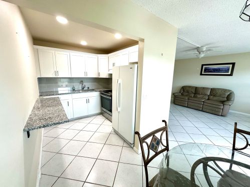 50 Kent D, West Palm Beach, FL 33417-1707