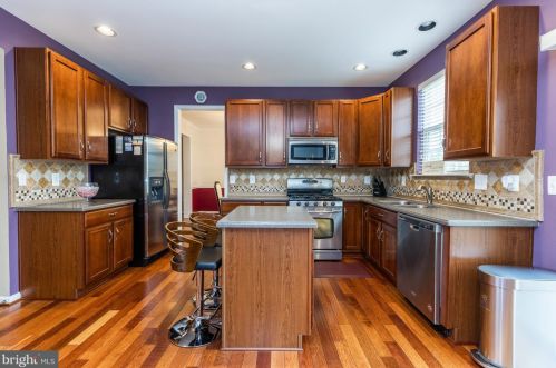 42 Calvarese Dr, Bear, DE 19701-6008