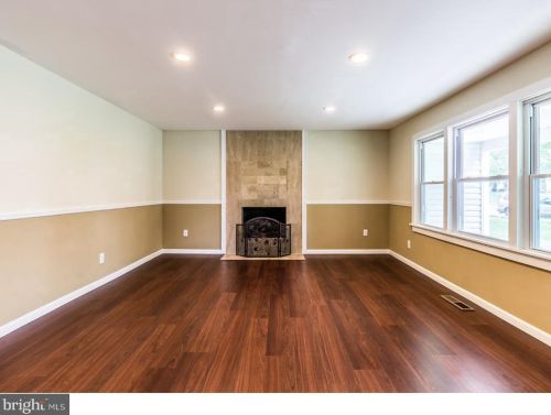 28 Ember Ln, Willingboro, NJ 08046-2420