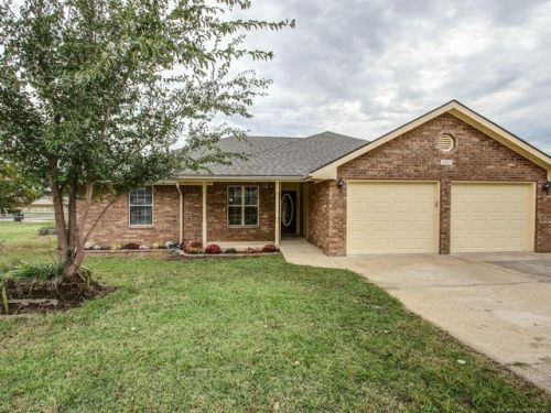 2405 Independence St, Sapulpa, OK 74066-6823