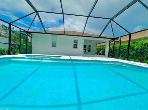 568 95th Ave, Naples FL  34108-2453 exterior