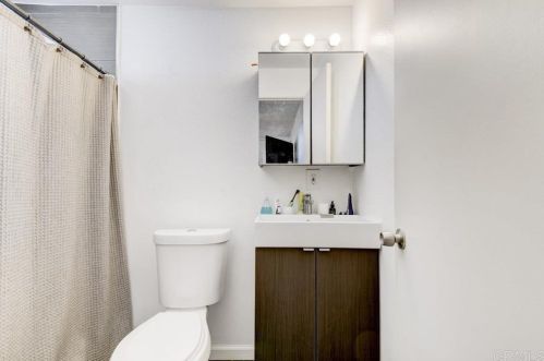 4075 Epsilon St, San Diego CA 92113-4305 exterior