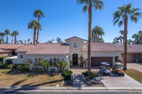 56430 Muirfield Vlg, La Quinta CA  92253-7648 exterior