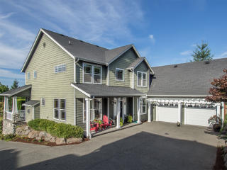 6223 Fairway Pl, Snoqualmie, WA 98065-9373