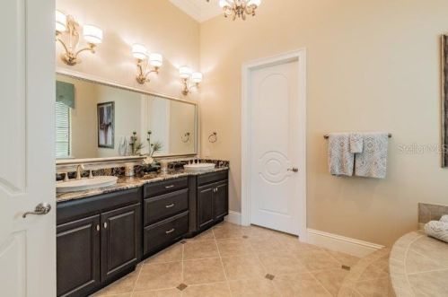 395 Muirfield Loop, Kissimmee FL 34747-6411 exterior