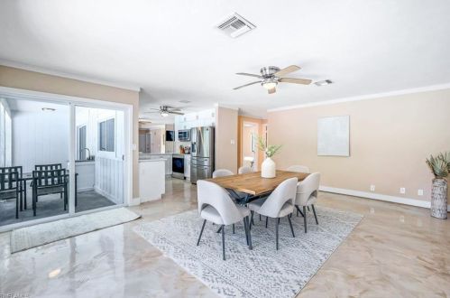 2266 Kings Lake Blvd, Naples FL  34112-5321 exterior