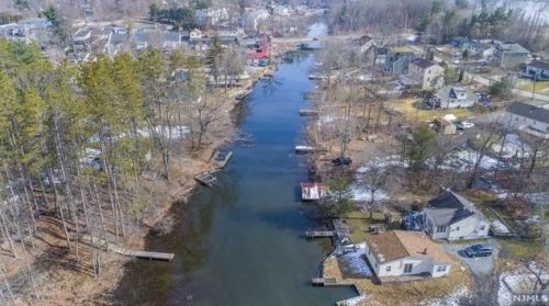 100 Tintle Ave, West Milford Lakes NJ  07480-4715 exterior