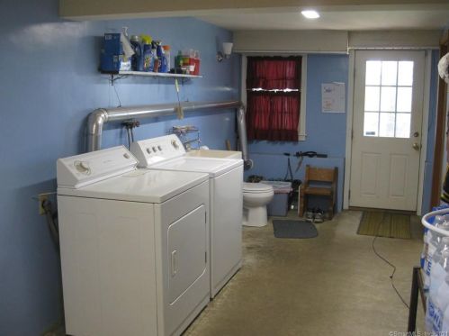 109 Moore Hill Dr, Southington CT  06489-2929 exterior