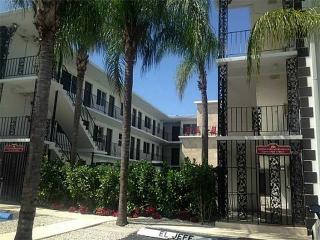3200 Mary St, Miami FL  33133-5290 exterior
