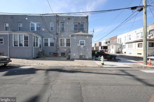 915 8th St, Camden, NJ 08102-1813