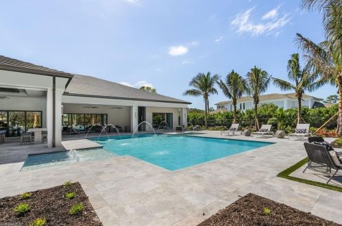 81 North St, Naples FL  34108-2921 exterior
