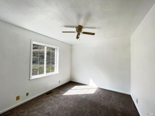 7820 Lakeside Dr, Ukiah CA  95482-9425 exterior
