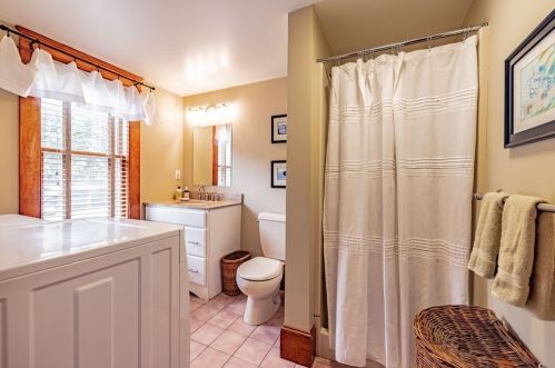 26 Lower Hampden Rd, Monson, MA 01057-9751