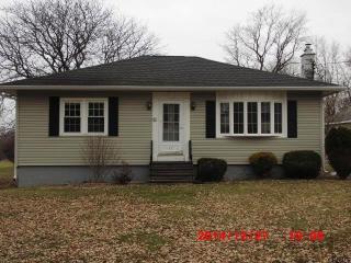 17 Doty Ave, Melrose, NY