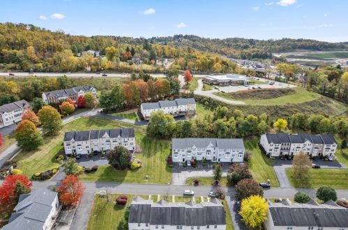 1023 Royal Dr, Canonsburg PA  15317-5004 exterior