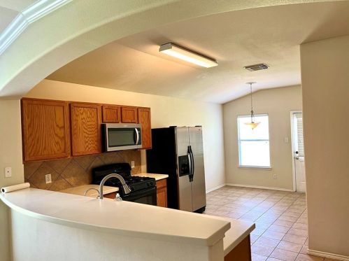3203 Trail Hollow Dr, Pearland, TX 77584-3681