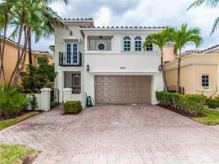 20877 32nd Ave, Miami, FL 33056-1330