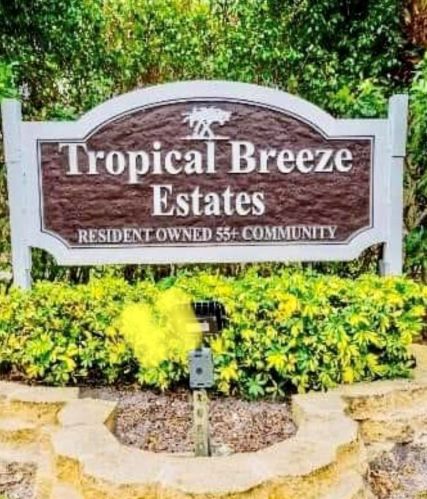 4104 Sandpine Cir, Boynton Beach FL  33436-2660 exterior