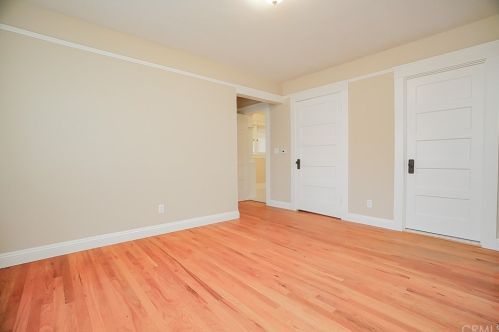 374 Pine St, Orange, CA 92866-1146