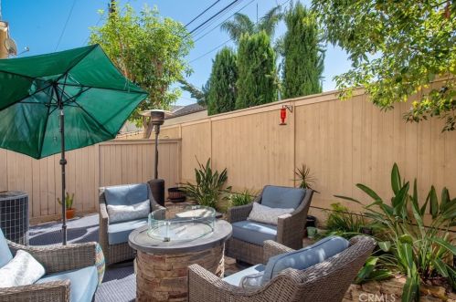 5950 Cypress Point Ave, Long Beach, CA 90808-2128