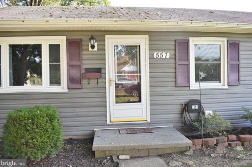 557 Ash St, Strasburg VA  22657-2027 exterior