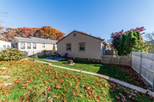 68 Brookside Ave, North Providence RI  02911-1538 exterior