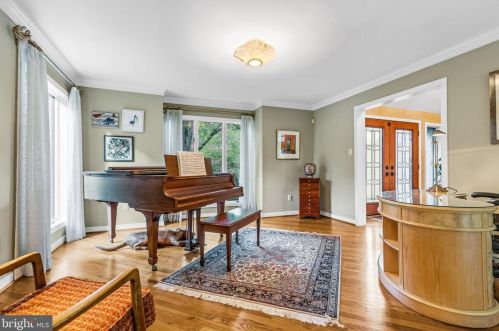 1483 Buck Crk Dr, Yardley PA 19067-4053 exterior