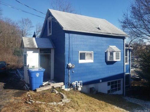 74 Wawayanda Ave, Middletown, NY 10940-6309