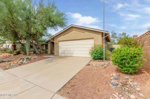 372 Stoner Ave, Tucson, AZ 85748-4520