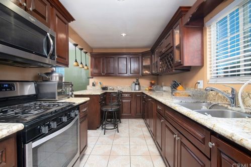 10109 Rosewood Ave, South Gate CA  90280-6461 exterior