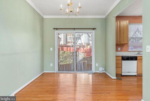 1260 Corbett Pl, Woodbridge VA  22191-1045 exterior