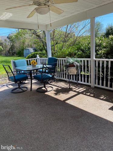 12 Colonial Dr, Norristown PA  19401-1803 exterior