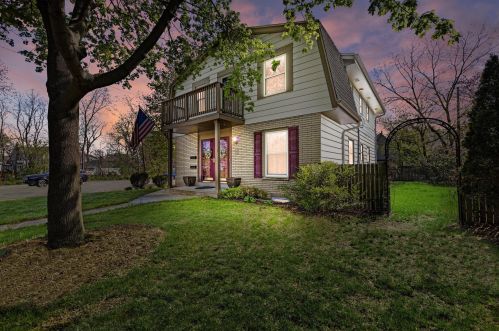 427 Carpenter Pl, Waukesha, WI 53186-5536