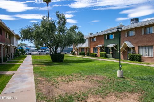 6627 44th Ave, Glendale, AZ 85301-4206