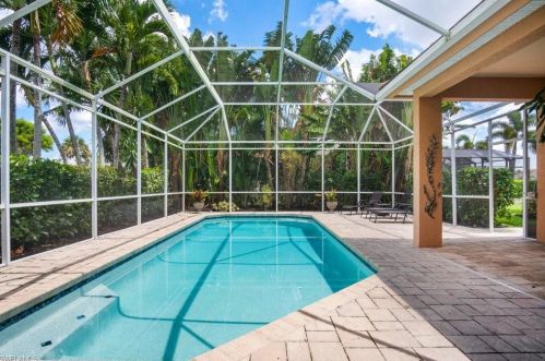 7566 Citrus Hill Ln, Naples FL  34109-0600 exterior
