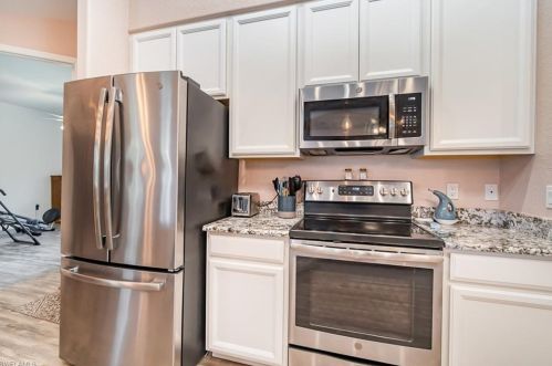 10290 Strike Ln, Bonita Springs FL  34135-6742 exterior