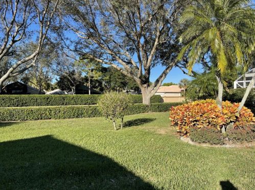 6571 Sherbrook Dr, Boynton Beach, FL 33437-6405