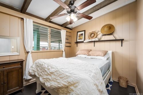 2170 Aamanu St, Pearl City HI  96782-1306 exterior