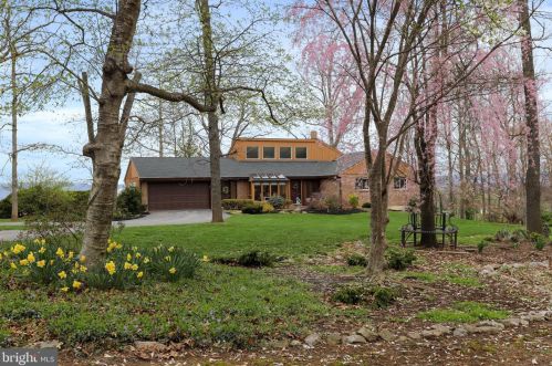 403 Clearfield Rd, Lees Cross Roads, PA 17257-9207
