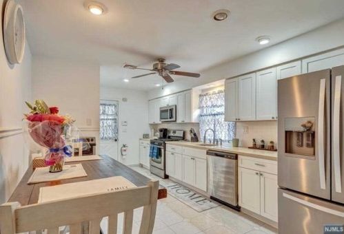 131 Bergen Ave, Ridgefield Park NJ  07660-1521 exterior