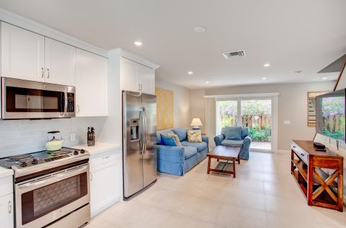 137 7th Ave, Delray Beach FL  33483-5244 exterior