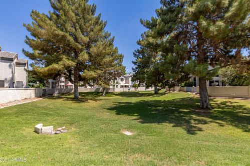 501 Sunrise Dr, Gilbert AZ  85233-6732 exterior