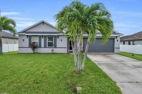 4131 19th Pl, Cape Coral FL  33904-8037 exterior