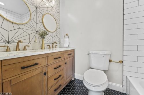 231 Broughton Ave, Bloomfield NJ  07003-4037 exterior