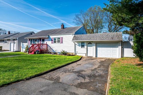 9 Madeline Ave, East Brunswick NJ  08816-3835 exterior