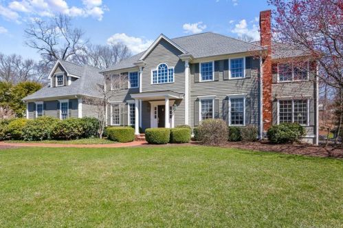 9 Tuckahoe Rd, Bridgeport, CT 06611-2100