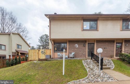 5695 Summer Oak Way, Springfield, VA 22015-2225